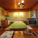 Penzion Guesthouse Alonistaina 3*